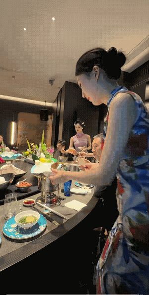 吃的不是火锅，也不是啤酒，要的是场面和面子。
古有丫鬟伺候，今有服务员夹菜服务，