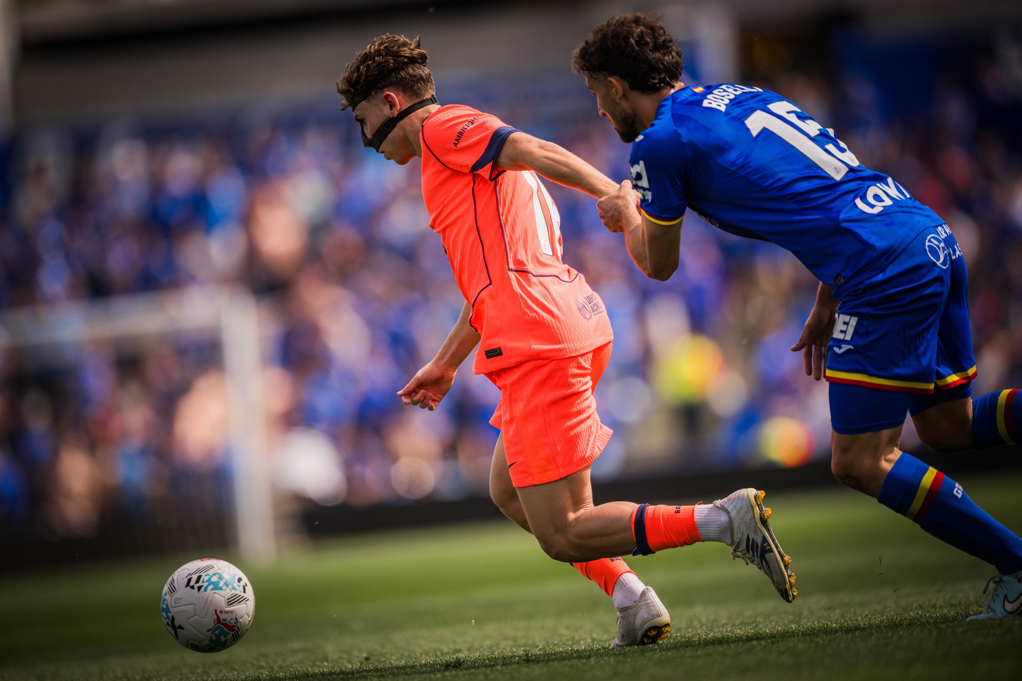 上半场比赛结束，巴萨客场1-0领先赫塔菲，费尔明破门！！！下半场继续加油！！！！