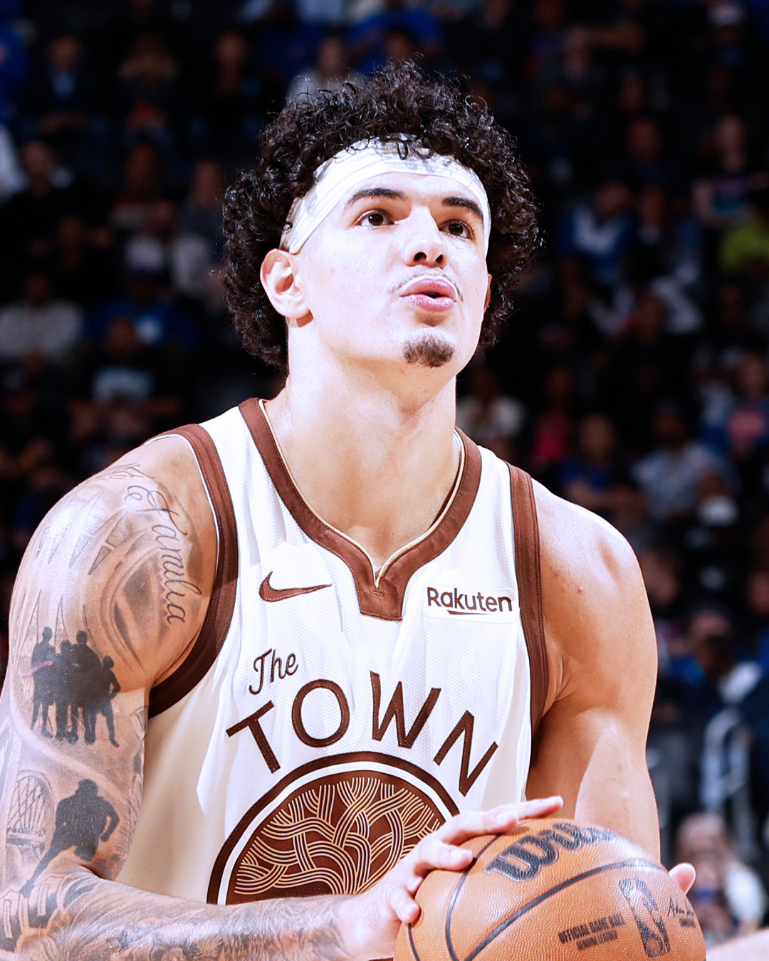 第一节结束，勇士25:30篮网；桑托斯6分，波齐姆斯基6分。篮网vs勇士