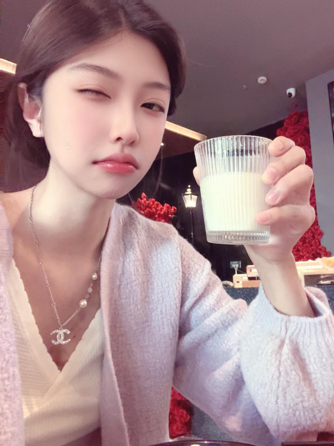 困困的吃完了早餐030
