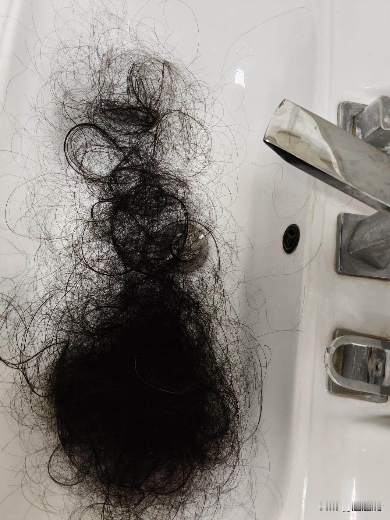 乳腺癌确诊后该怎么办?
确诊了也不要着急，保持平常心。
心态最重要，不要让心情影