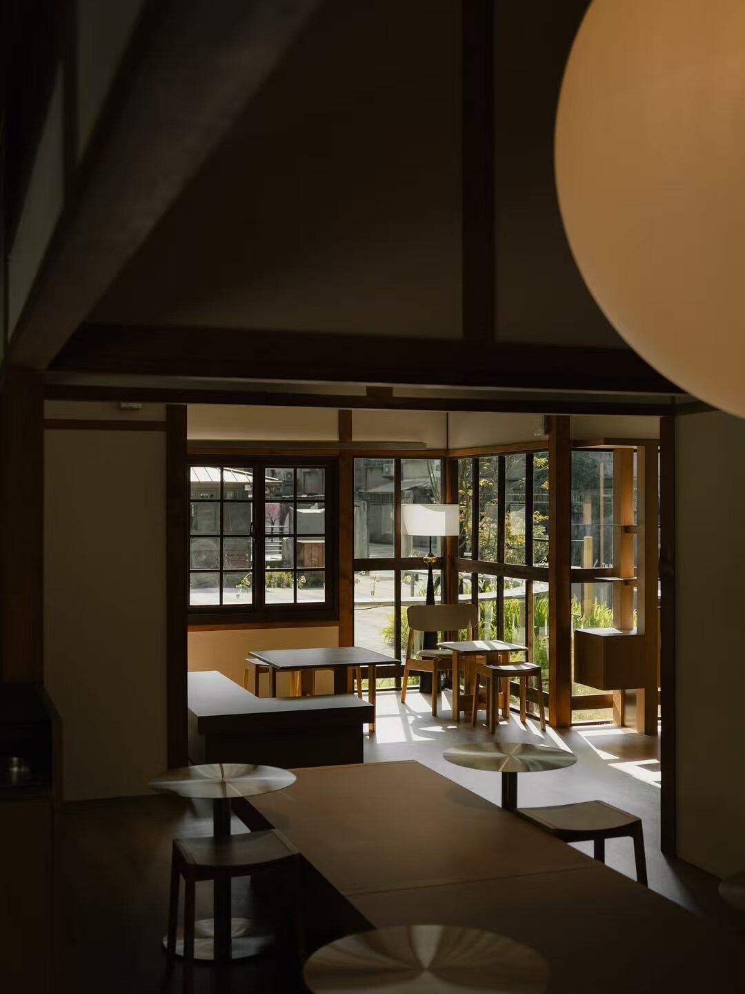 我发现恢复能量最快的方法是：🔸重视醒来的第一个念头人每天醒来的第一个念头，很大