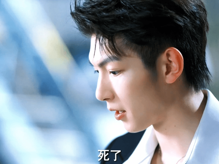 樊治欣新剧顶着疯批脸做裙下臣 樊治欣在《季雨倾城》演的季知节，疯批台词一套套，却