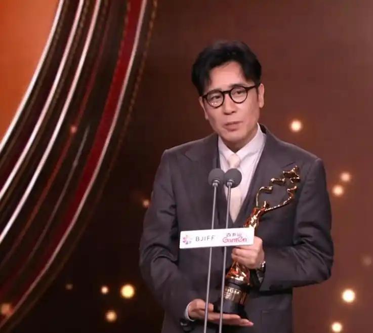 53岁于和伟首夺天坛奖影帝✨三十年蛰伏深耕，不逐流量潜心打磨演技，以角色沉淀实力