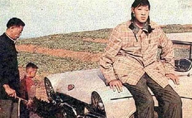 在2005年的湘雅医学院，埋藏着一个传奇巨人的遗体，在那个看似冰冷的标本室里。她