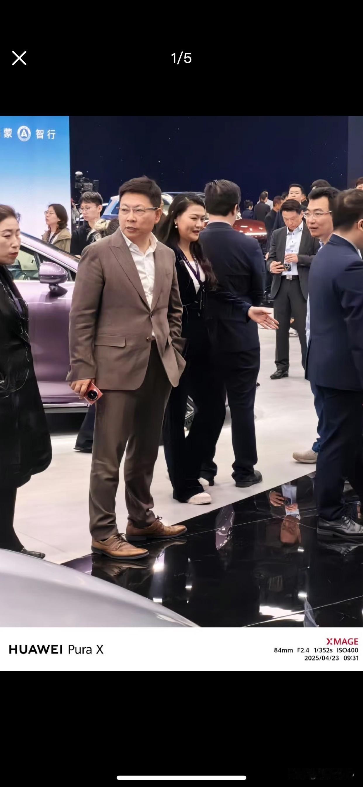 粉丝：尊界新车150-200万？
嘴哥：这次不来虚的
粉丝：这是要干翻迈巴赫？