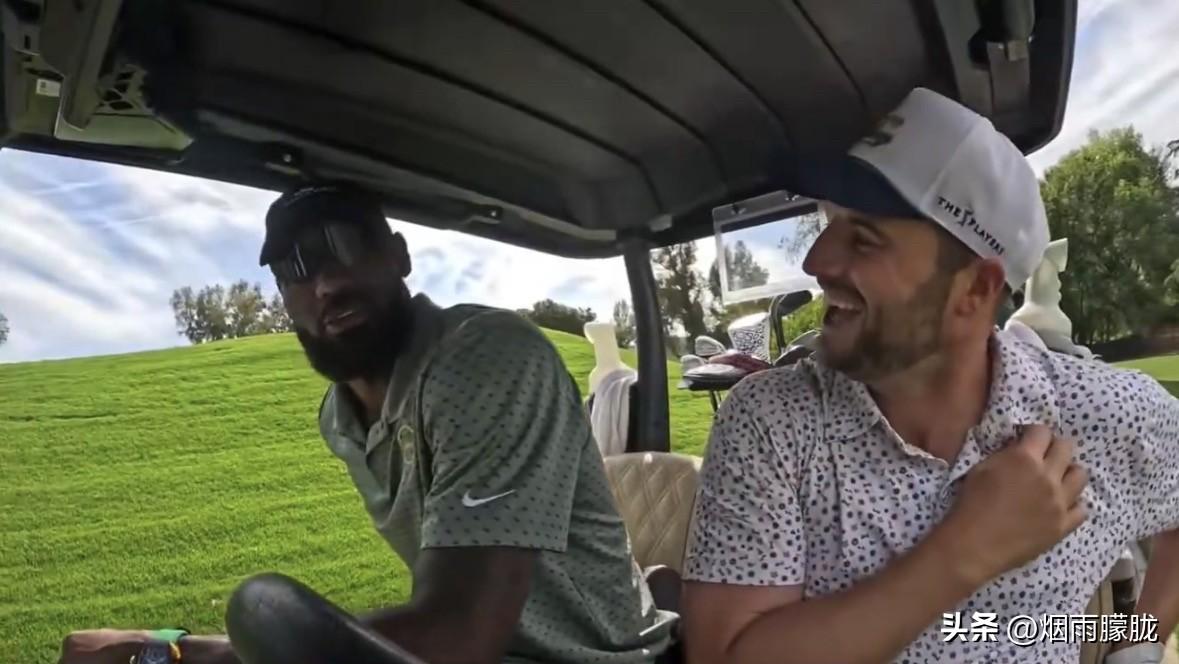 詹姆斯被问到一天中哪个时间段感觉自己像41岁，[捂脸]

詹姆斯被好友问到一天中