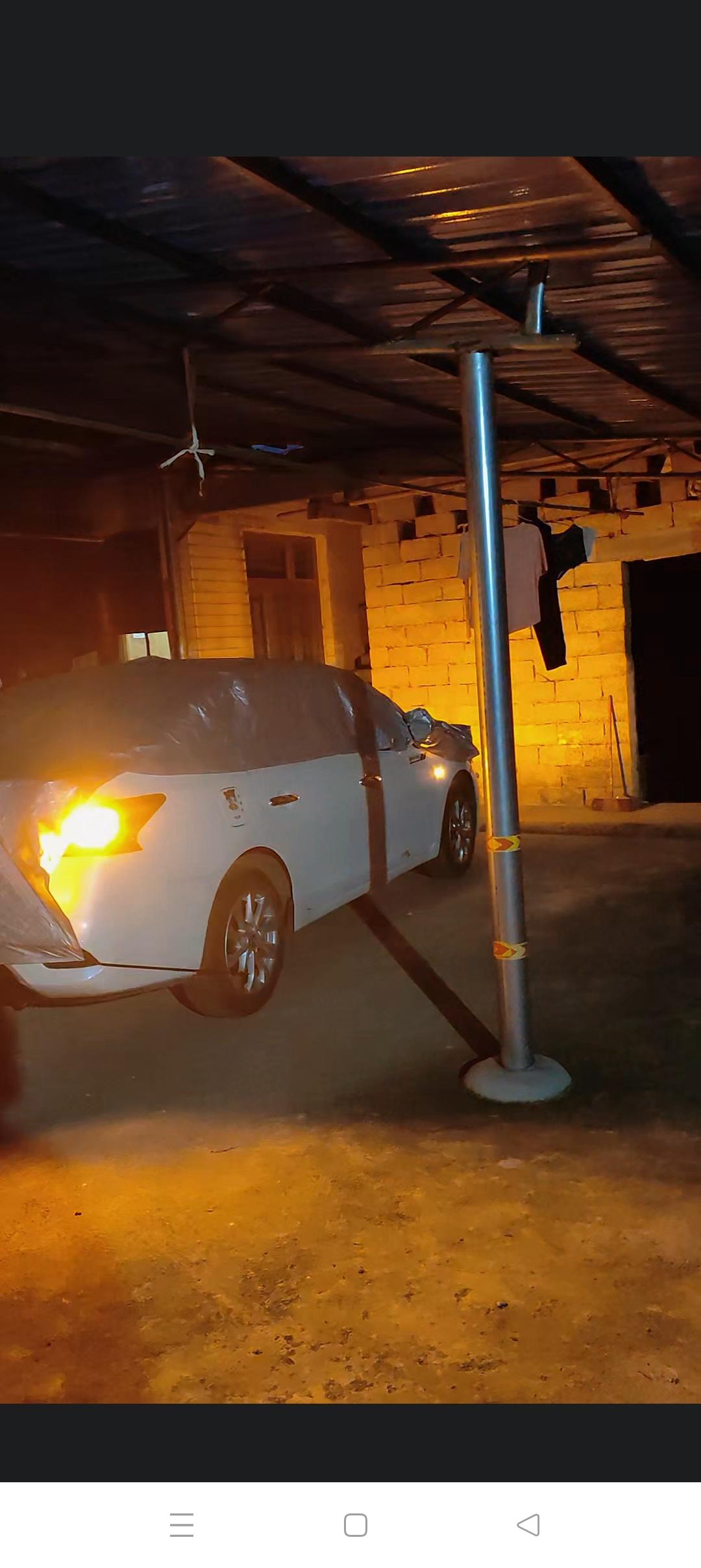 这转弯灯的亮度怎么样？
带透镜的led灯