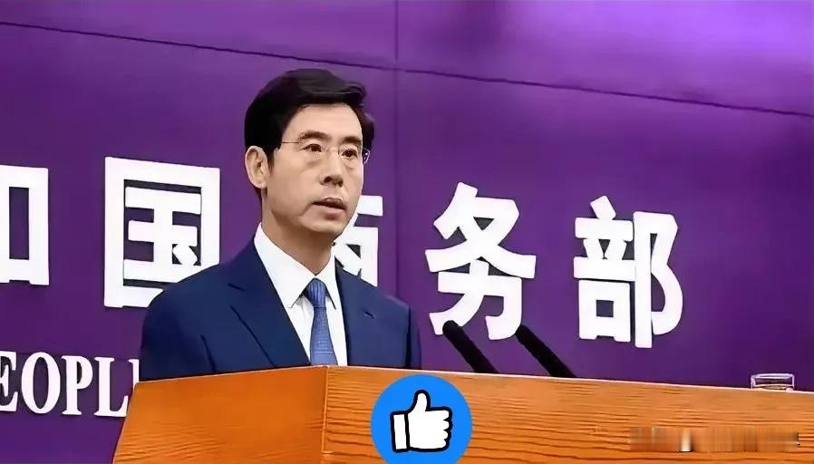 看到深圳这个案子，后背一阵发凉。
27个人，里应外合，差点把166吨锑锭——这种