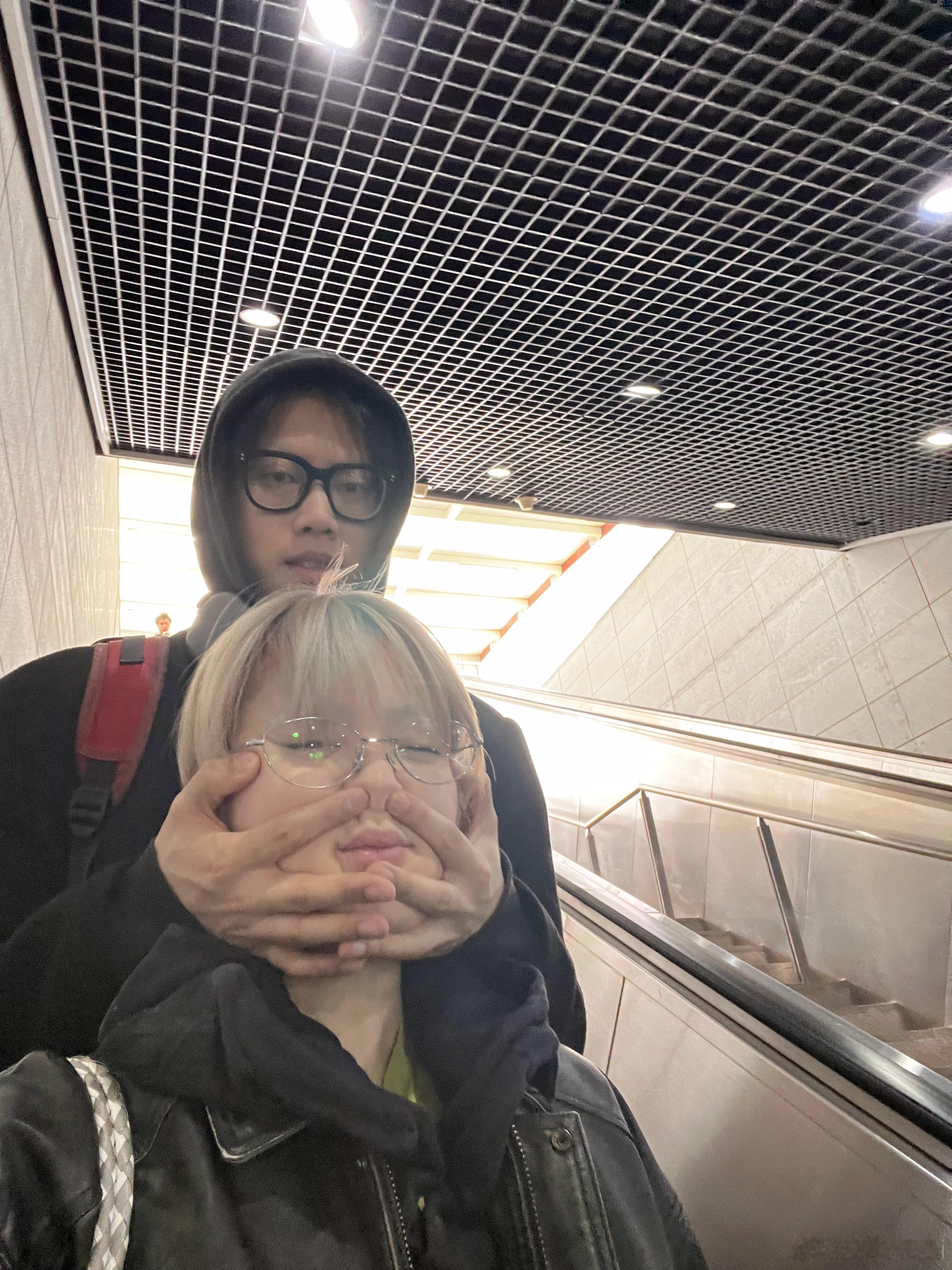 每天早上都一起上班之人 