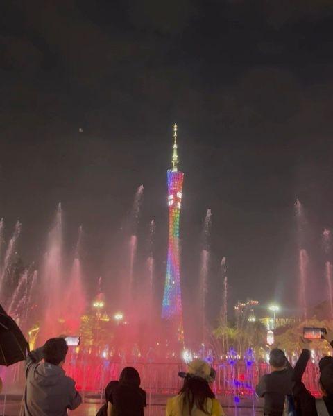 别再瞎逛❗花城广场音乐喷泉保姆级攻略✨
📍广州 花城广场
周末在花城广场看音乐