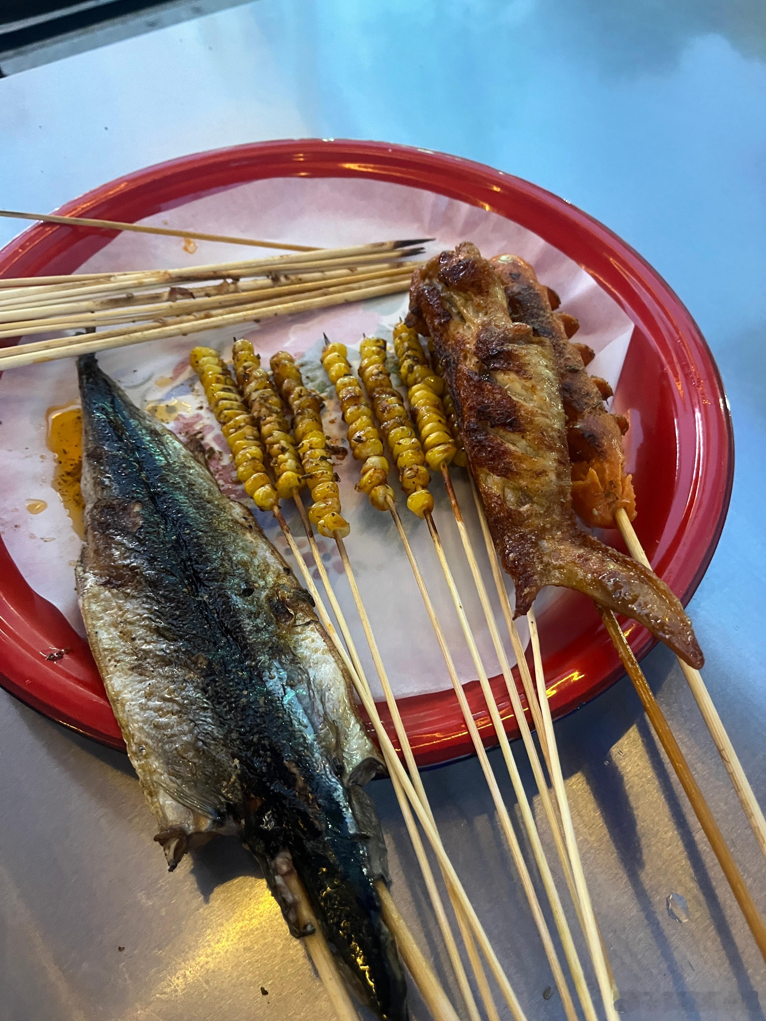 带娃来吃了，柠宝说吃完还要点，结果点的这些她都不吃，说太辣。我明明交代不要辣椒，