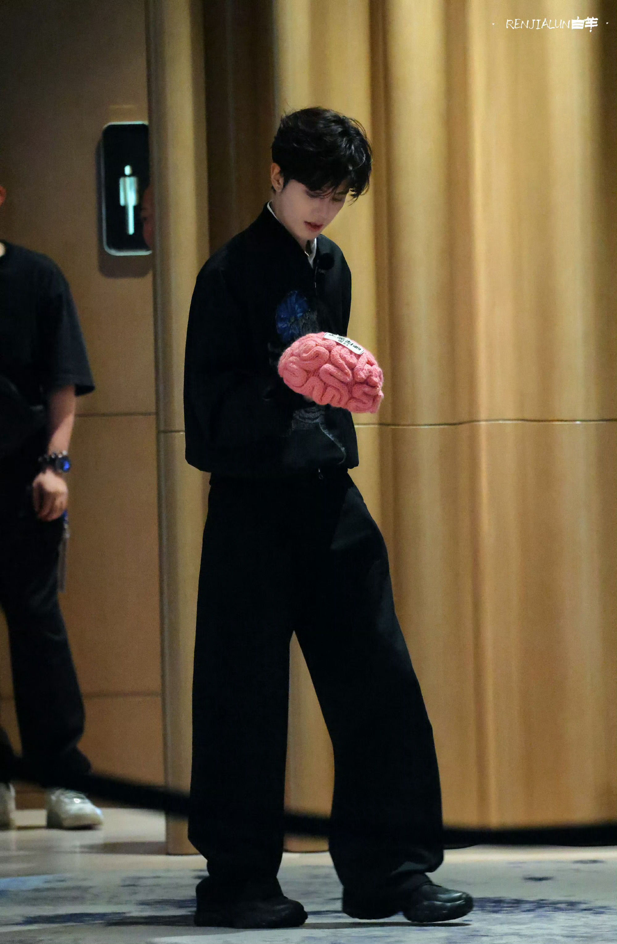 一天比一天帅啊你小子 任嘉伦 ​​​