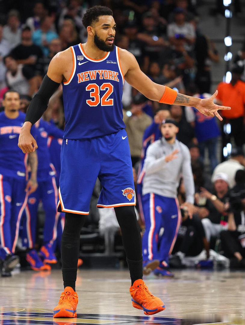 NBA总决赛正变成唐斯的正名之战吗从被质疑扛不起硬仗，到成总决赛大腿，唐斯的蜕变