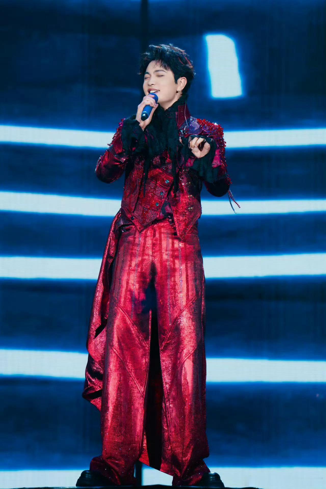 这种透明化的决策过程让人安心，知道自己的意见真的会被考虑。 