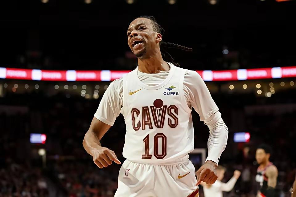 骑士还是交易走加兰吧！这骑士也是怪了，加兰已经不是一次两次在证明没有能力打高端局