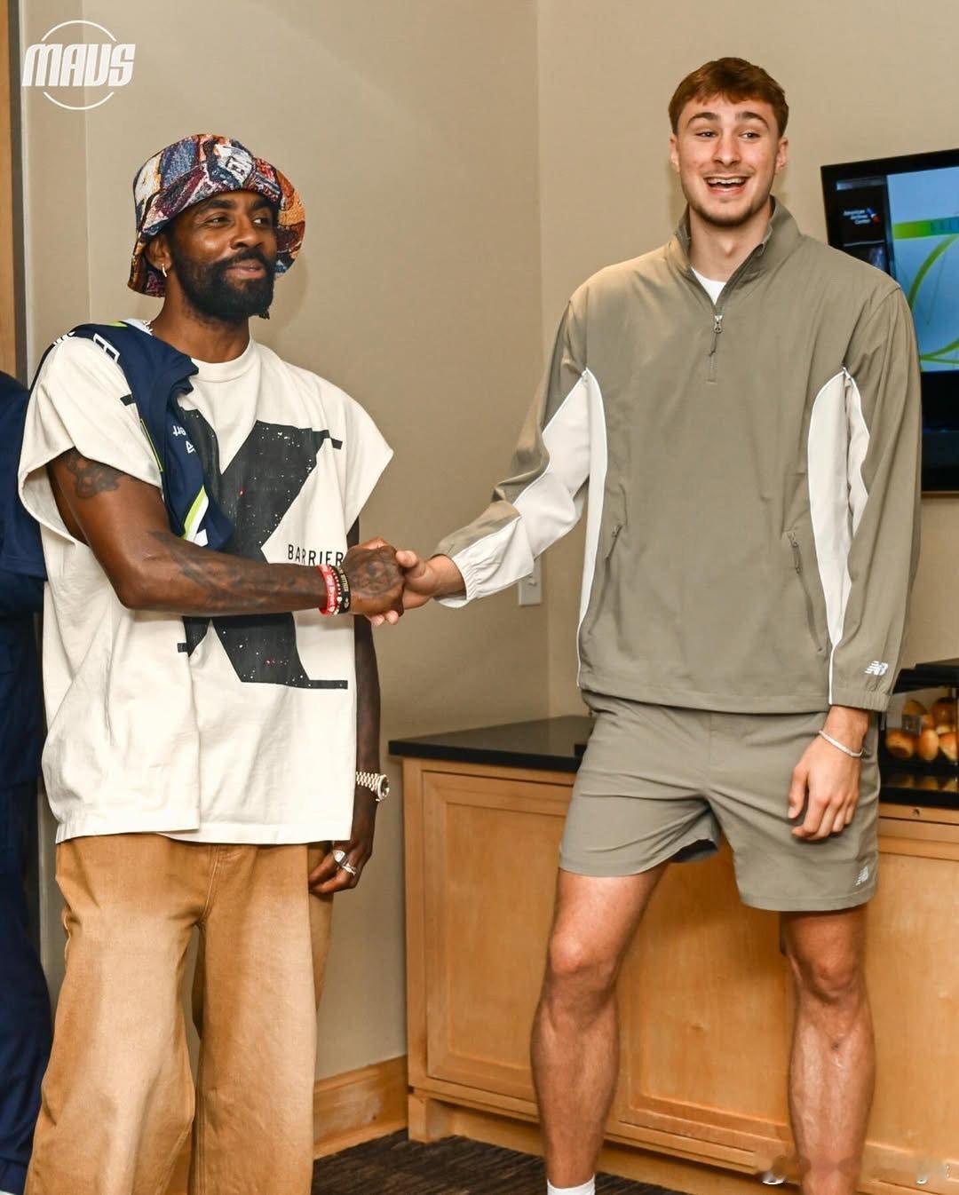 Marc Stein：独行侠队愿意讨论交易除弗拉格和欧文外的任何球员，但这很难保