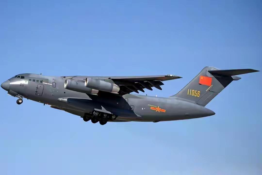 中国运20突然降落在莫斯科，普京说要亮出秘密武器。美国人坐不住了，这场战争可能要