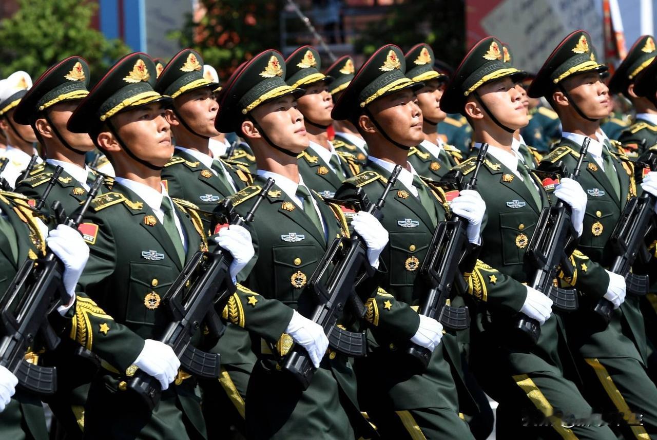 应该、绝对不可以！
解放军在保卫祖国和促进统一！而台军在保卫台湾不被祖国所统一！