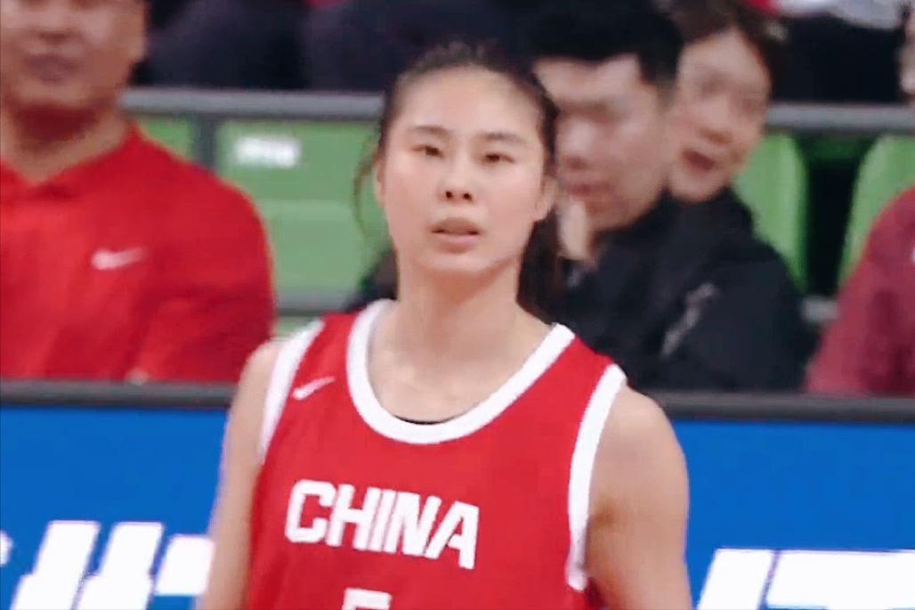 稳了！
找回状态，
王思雨回来了。

王思雨在第一节后半段替补出场，只打了 6 