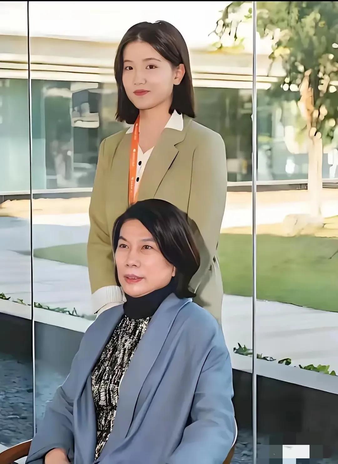 孟羽童用亲身经历给所有职场人上了一课！
本以为这次直播，两个人会上演世纪大和解，