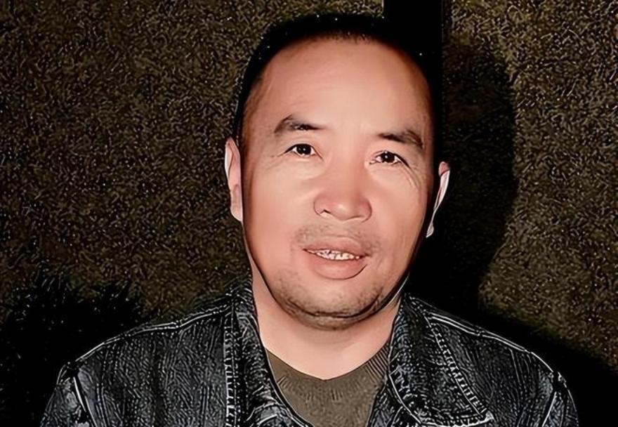 1999年，专案组抓捕赖昌星，没想到有人做内鬼通知赖昌星逃到加拿大，经排查，这个