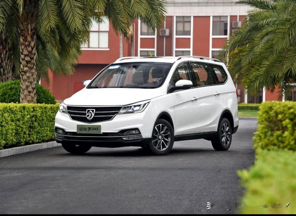 ‼️‼️凌晨四点的菜市场，李哥的五菱MPV总是第一个亮起车灯。车身上几道浅浅的划