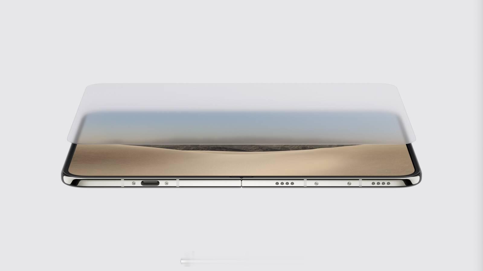 iPhone Duo 内屏采用定制的纳米纹理表面处理，可最大限度地减少眩光、反射