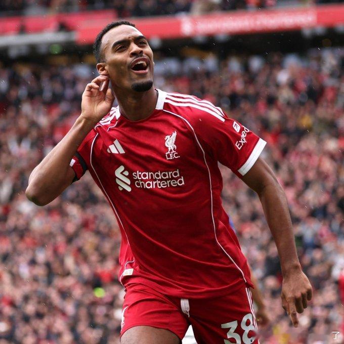 乔伊斯透露利物浦正计划与格拉文贝赫开启合同谈判。目前尚未进行正式讨论，但俱乐部渴