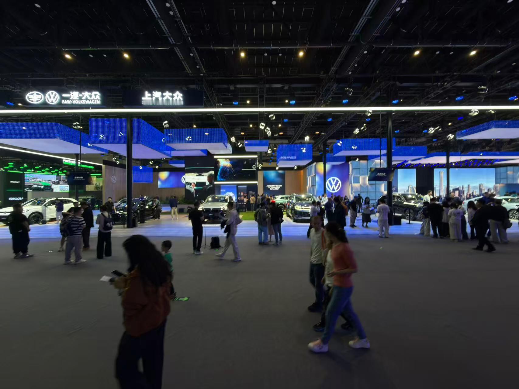 看大众汽车集团的布局，要看宏观视角的，千万不要把自己代入到普通的用户视角，而是要