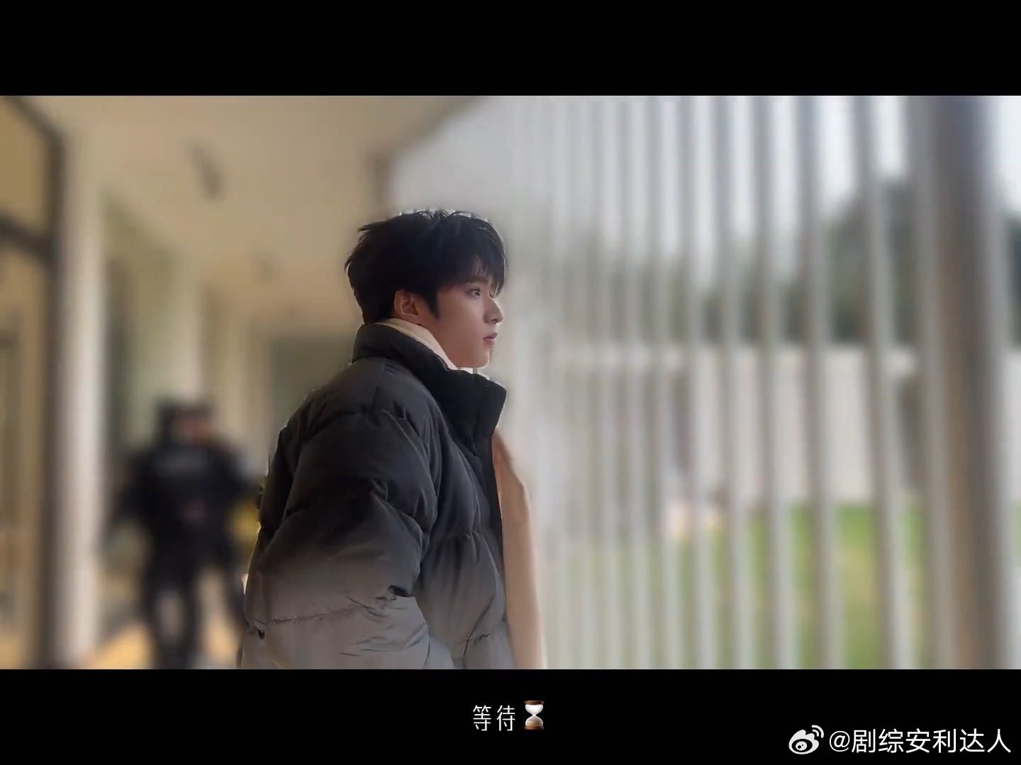 刘耀文宇宙闪烁请注意录制碎片刘耀文给自己P烧烤 刘耀文分享了《宇宙闪烁请注意》的