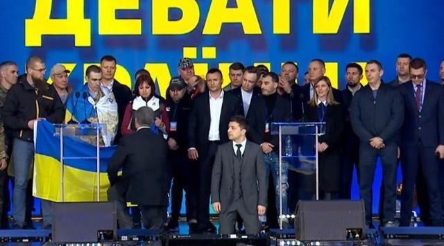 乌克兰 今天的结局是乌克兰人自己的选择。回想2019年 波罗申科 与 泽连斯基 