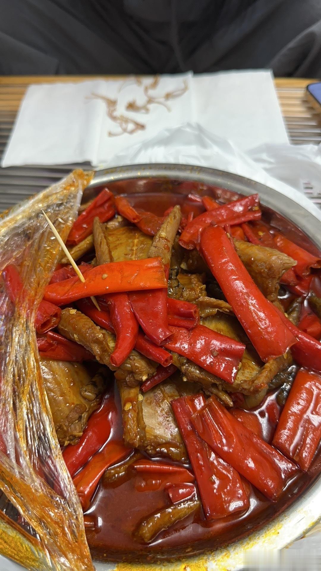 去非洲前最后一顿晚餐啦好开心好开心终于可以去看动物啦！！！带了一箱子风油精和零食