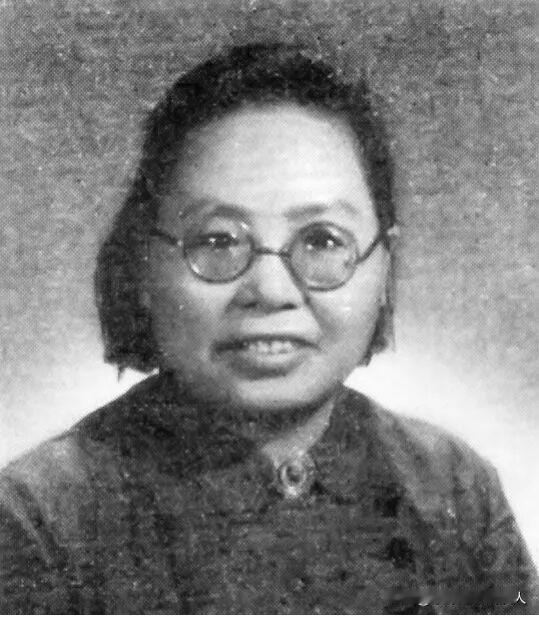 区梦觉（1906-1992)
区梦觉，原名区润燕，又名区白霜，化名周爱霞、苏云，
