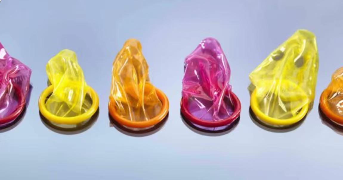 俄罗斯推出“7厘米安全套”，官方回应：并非噱头

近日，一则看似“出人意料”的消