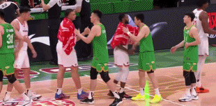 91比67！上海大胜辽宁后张镇麟致谢环节显得很轻松，他心中应该更加肯定自己离开辽