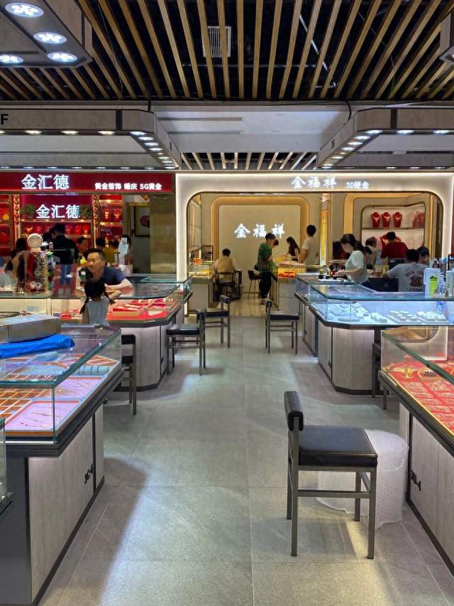 两个侄子私下争大伯房子，50岁丁克夫妻马上做试管，小叔一家傻眼