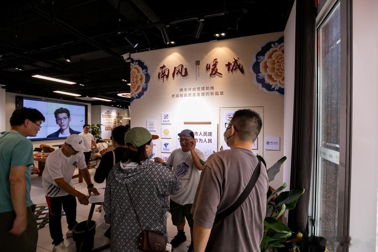 眼镜戴了和没戴是两回事AI眼镜给听障人士开了一扇窗等我戴上眼镜你再说 不是所有点