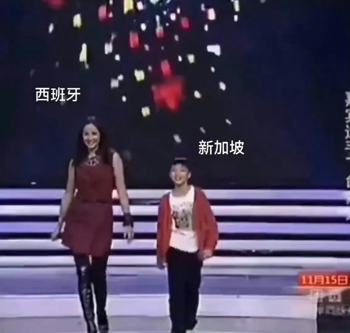 瞿颖王俊凯中餐厅同框看这张图我一直笑两位都是工龄很长的了，这季中餐厅又可以追了