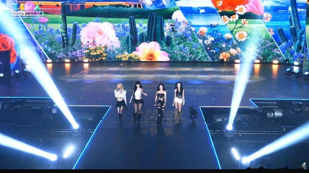 aespa爆曲连放 从第一首歌的炸裂开场到最后一首的余音绕梁，aespa在TIM