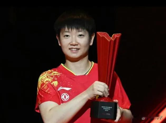 建议把今年澳门世界杯的两个女单名额给孙颖莎，和王曼昱两位新生代女乒主力，也是这个
