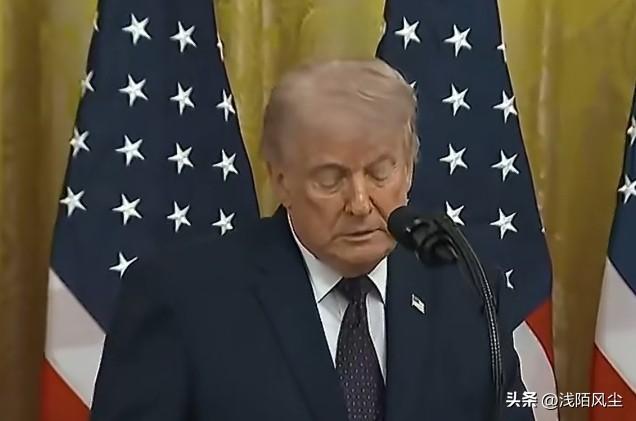 特朗普当着新任美联储主席沃什夸财长贝森特:“他简直就像从选角中心直接挑来的，斯科