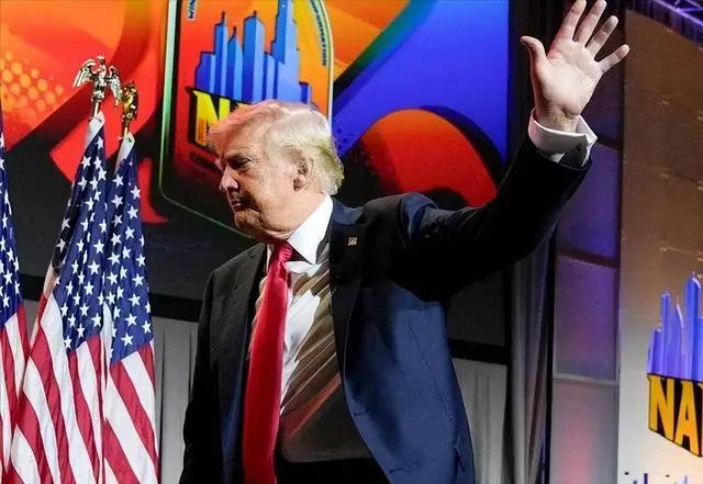 特朗普宣布，由于西班牙拒绝向美方开放军事基地，美国将停止与西班牙的所有贸易。他还