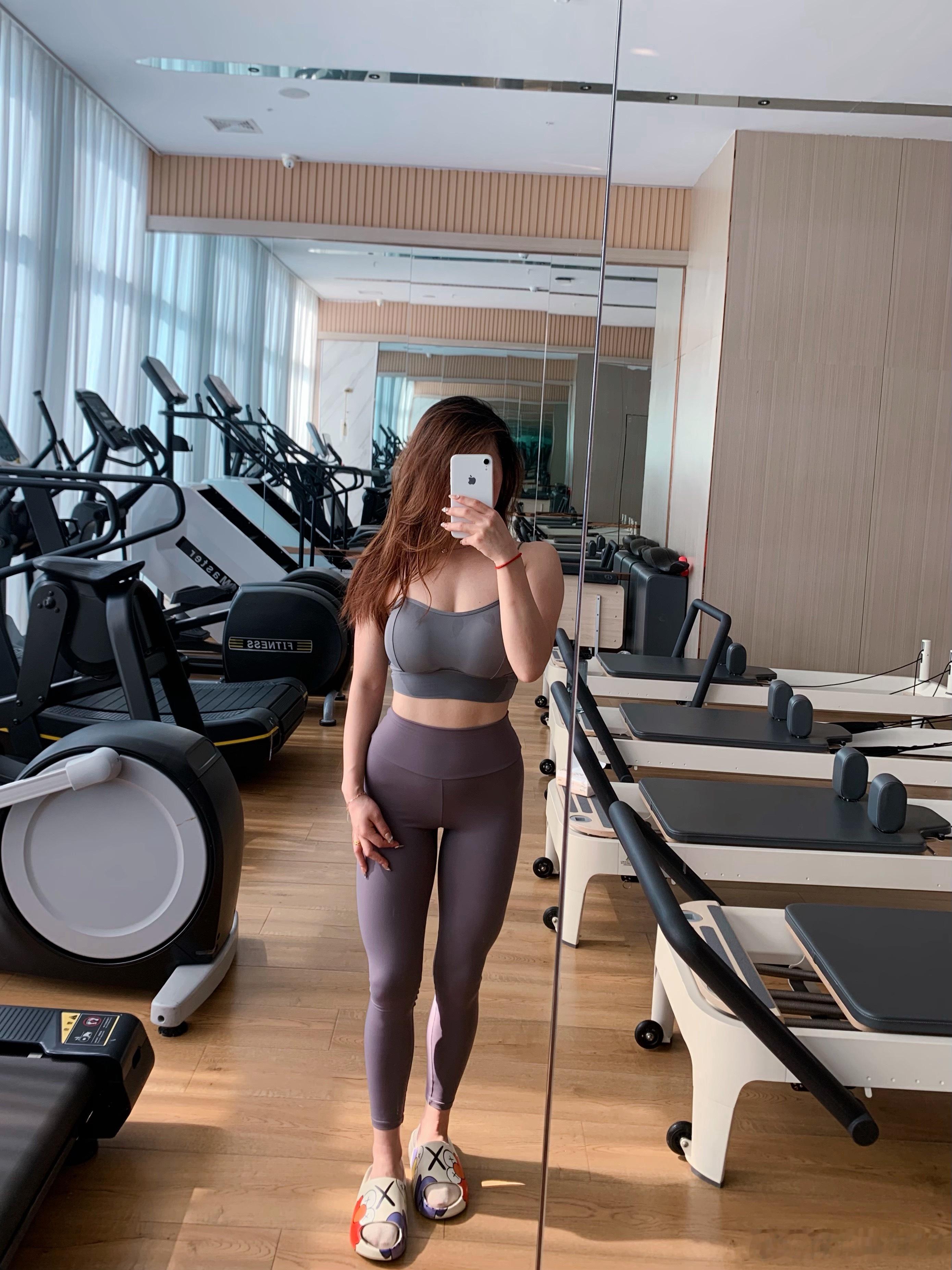 梨花再香，哪有爱健身的小姐姐香🥰  ​​​