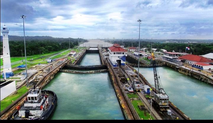 巴拿马运河争端的历史与现实，如同一部浓缩的国际政治教科书。它不仅记录了弱小民族捍