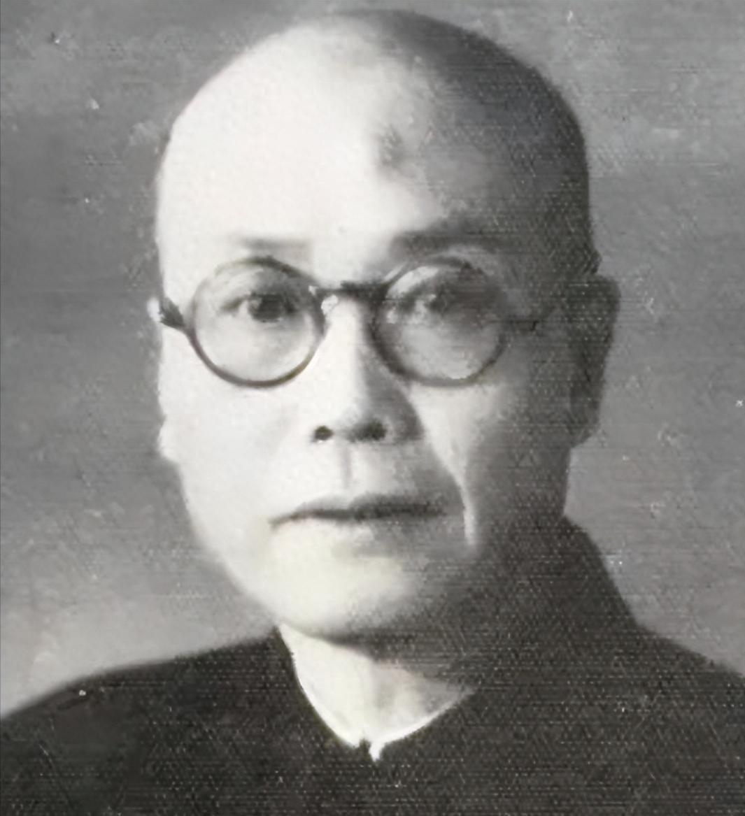 一位国军中将的儿子秘密加入共产党，在接头过程中发现，自己的父亲身份竟然比他想象得