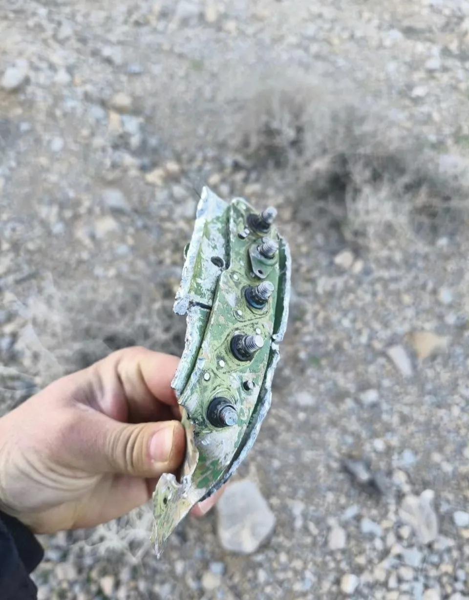 伊朗方面宣布击落第二架美军F-35隐身战斗机，很快网上又出现了伊朗人上传的击落的