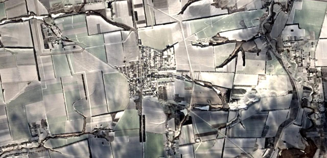 卫星图显示：特努瓦特仍在乌克兰手中（见图2）。此前有些媒体宣传俄罗斯人攻战特村，