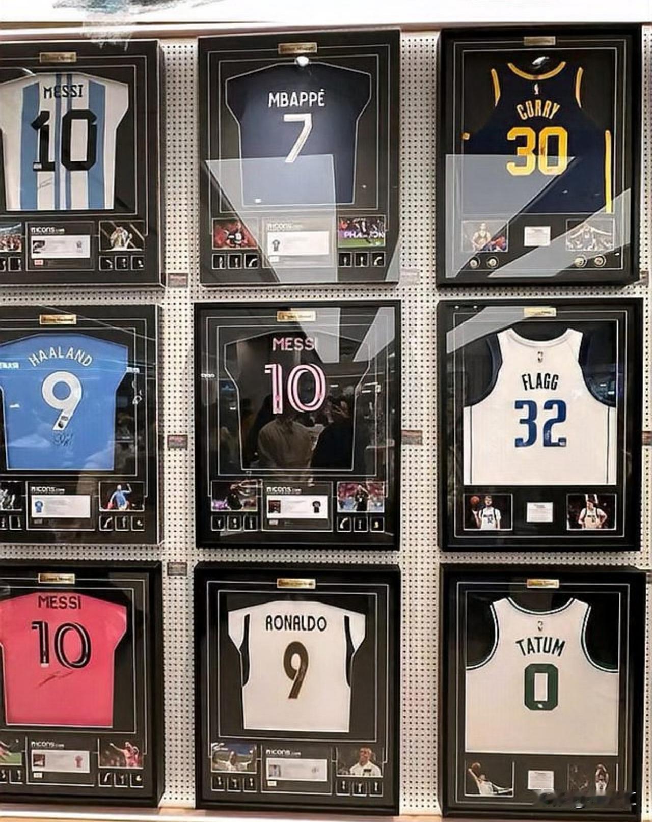 胖东来出售梅西乔丹等足篮球星签名球衣，最高售价138000元，胖东来客服：商品保