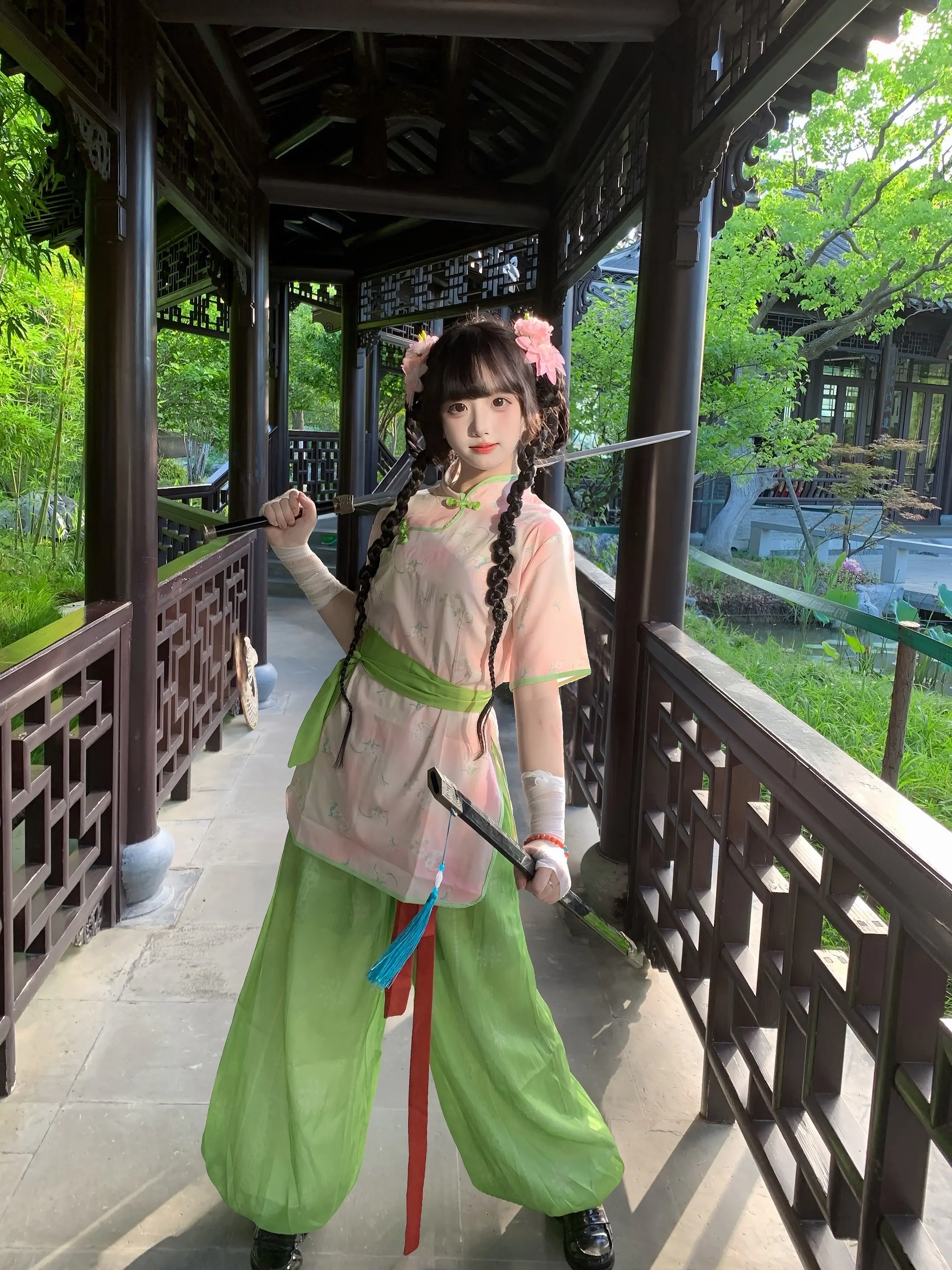 “听说那个新入山门的小师妹修的是无情道”师兄！你又不好好修炼！